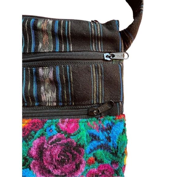 BoHo, beautiful, small floral embroidered Crossbody bag - Picture 5 of 9